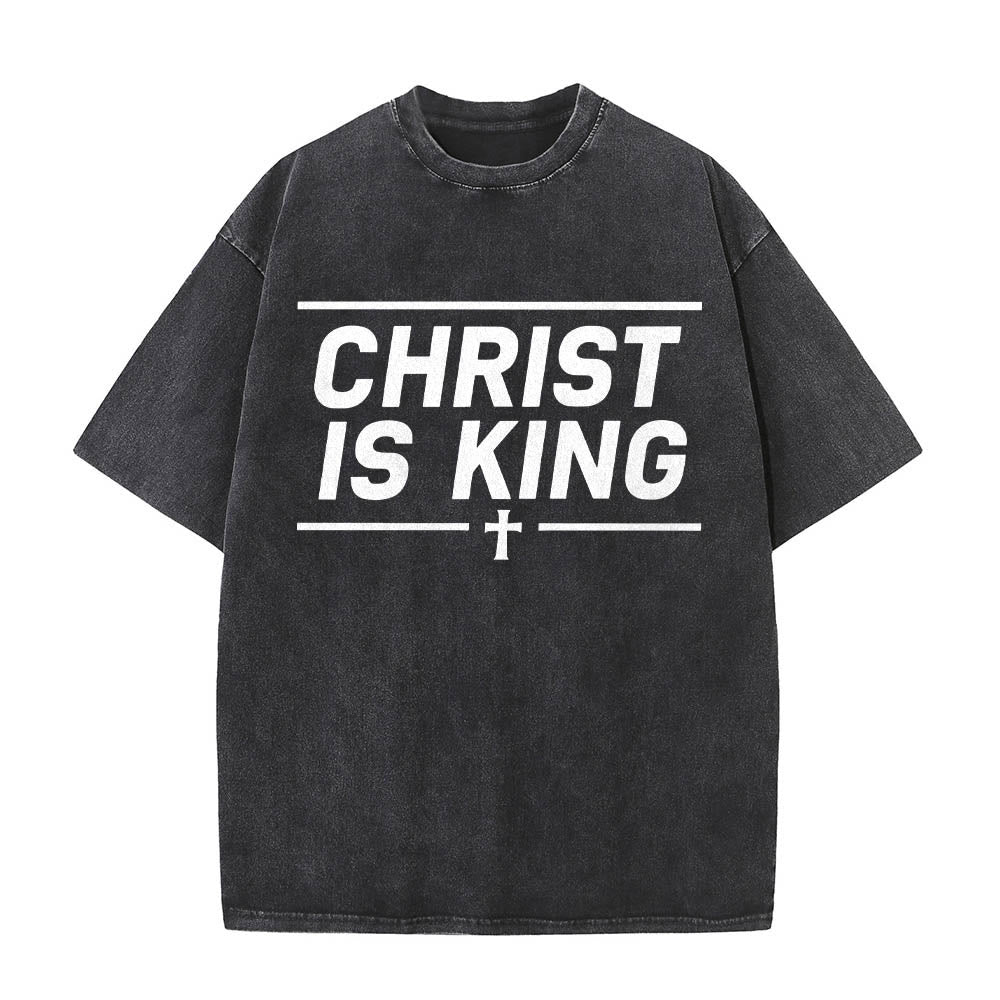 Christianartworkshop Doppelt horizontale Linien umrahmt, mit zentriertem Kreuz und Christus-ist-König-Motiv, auf der Vorderseite bedruckt, gewaschenes T-Shirt - Schwarz - 5XL - image 0