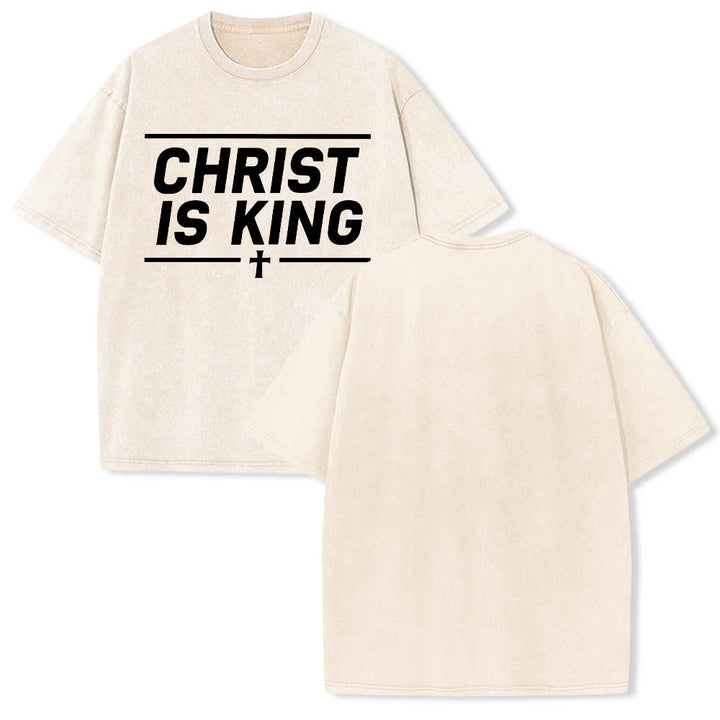 Christianartworkshop Doppelt horizontale Linien umrahmt, mit zentriertem Kreuz und Christus-ist-König-Motiv, auf der Vorderseite bedruckt, gewaschenes T-Shirt - image 3