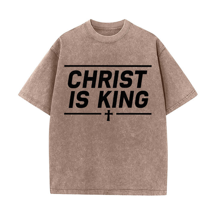 Christianartworkshop Doppelt horizontale Linien umrahmt, mit zentriertem Kreuz und Christus-ist-König-Motiv, auf der Vorderseite bedruckt, gewaschenes T-Shirt - Braun - 5XL - image 4