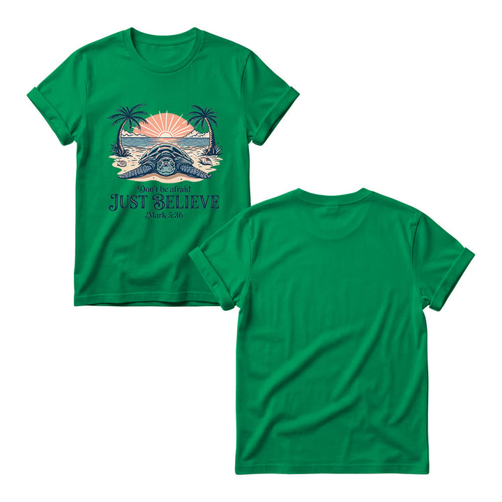 Christianartworkshop Strand-Sonnenuntergang, Palme, Meeresschildkröte – Fürchte dich nicht, glaube einfach (Markus 5,36) – Damen-T-Shirt mit Rundhalsausschnitt - image 17