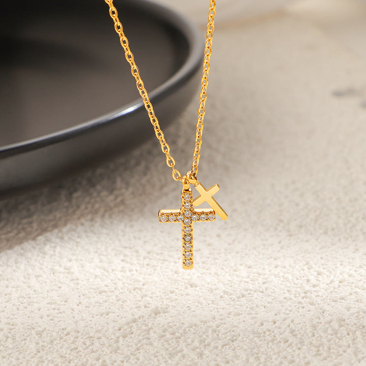Christianartworkshop Doppellagige Mini-Kreuz-Anhänger-Halskette: Zeitloses Symbol sanfter himmlischer Fürsorge - image 3
