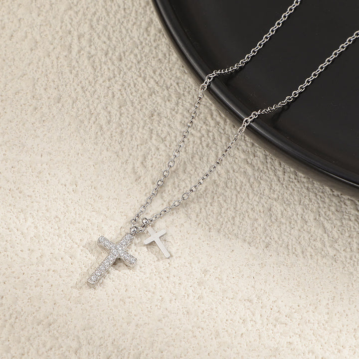 Christianartworkshop Doppellagige Mini-Kreuz-Anhänger-Halskette: Zeitloses Symbol sanfter himmlischer Fürsorge - Silber - image 4