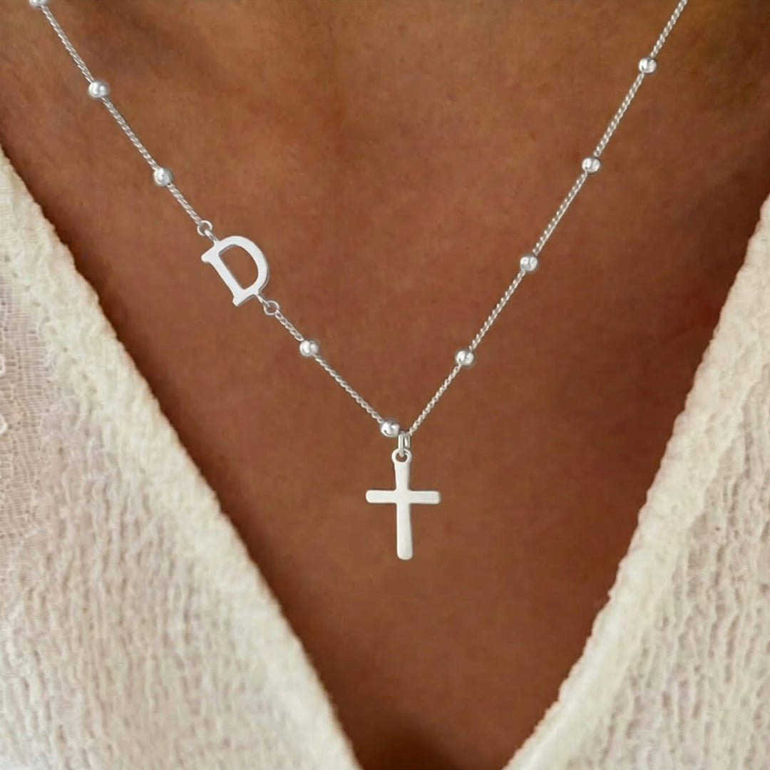 Christianartworkshop Personalisierte Halskette mit Kreuzanhänger und Initialen von A bis Z: Zeitloses Symbol sanfter himmlischer Fürsorge - Silber - D - image 30