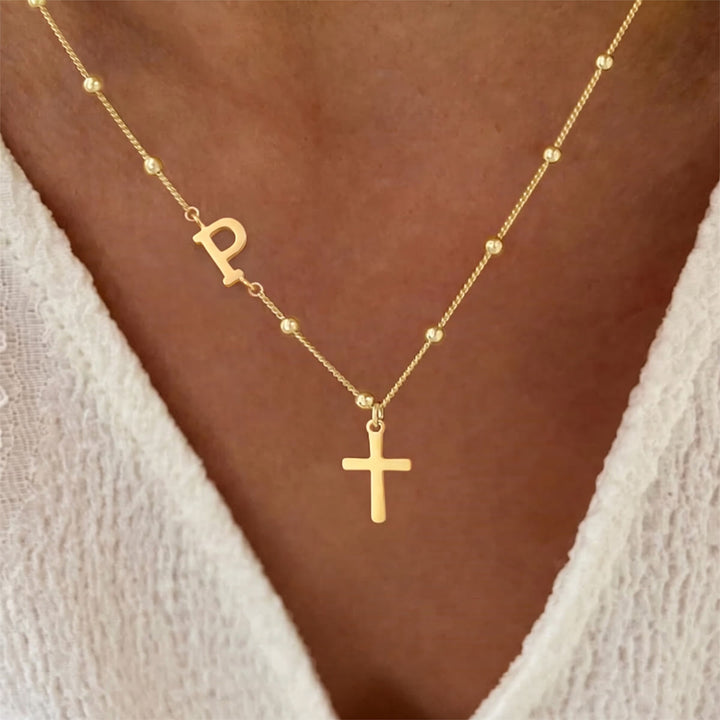 Christianartworkshop Personalisierte Halskette mit Kreuzanhänger und Initialen von A bis Z: Zeitloses Symbol sanfter himmlischer Fürsorge - Golden - P - image 15