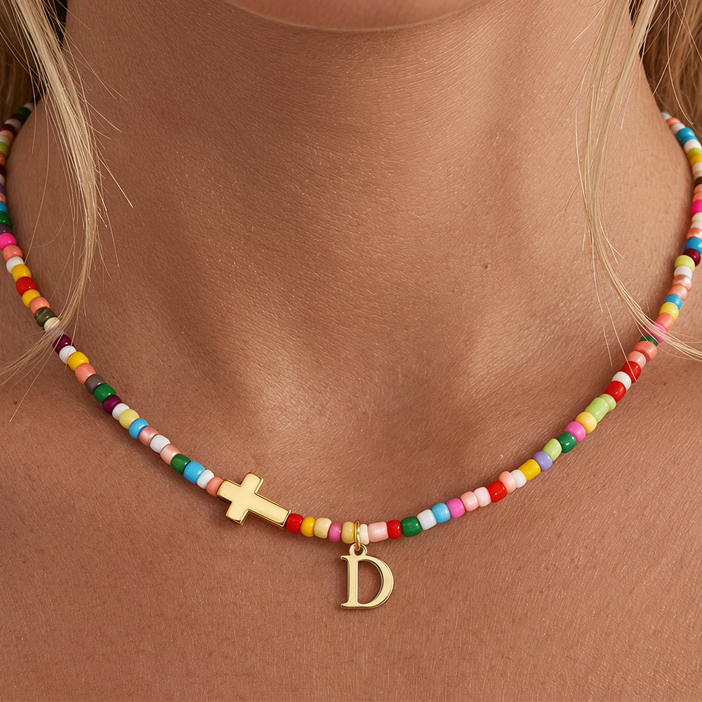 Christianartworkshop Personalisierte Halskette mit Buchstabenkreuz-Anhänger und leuchtenden Perlen: Zeitloses Symbol sanfter himmlischer Fürsorge - D - image 6