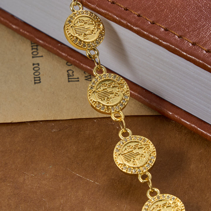 Christianartworkshop Armband mit funkelndem Rand und geprägten Gliedern in Form der St.-Benedikt-Medaille: Zeitloses Symbol sanfter himmlischer Fürsorge - image 4
