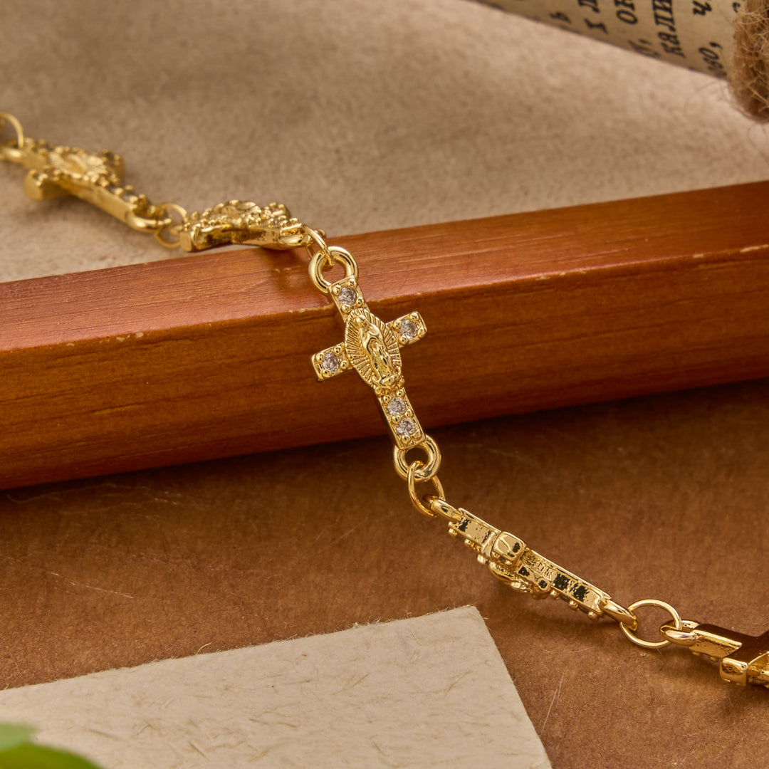 Christianartworkshop Armband mit eingelegtem Kreuz und funkelnden Akzenten, verziert mit dem Bildnis der Jungfrau von Guadalupe: Zeitloses Symbol sanfter himmlischer Fürsorge - image 3