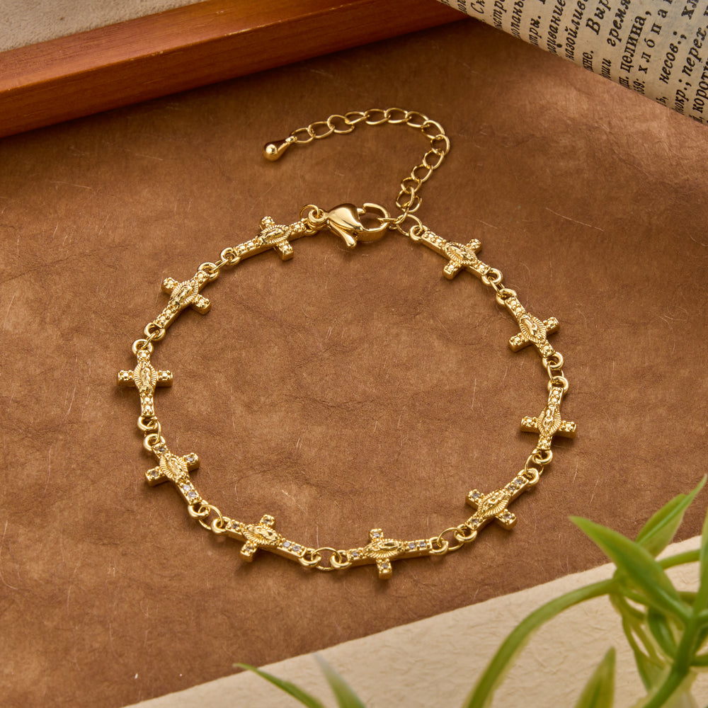 Christianartworkshop Armband mit eingelegtem Kreuz und funkelnden Akzenten, verziert mit dem Bildnis der Jungfrau von Guadalupe: Zeitloses Symbol sanfter himmlischer Fürsorge - image 1