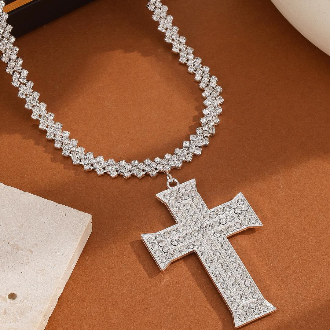 Christianartworkshop Mehrfarbige, strahlende Pfeilspitzenkreuz-Anhängerkette mit funkelnden Einlagen an einer Tenniskette: Zeitloses Symbol sanfter himmlischer Fürsorge - Breites Kreuz - image 8