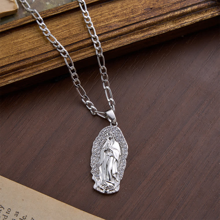 Christianartworkshop Eleganter Anhänger mit Sonnenstrahlenrand, emailliert, Jungfrau von Guadalupe, an einer dicken Figaro-Kette - Silber - image 13