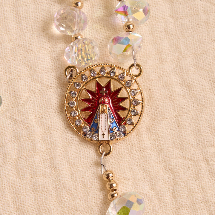 Christianartworkshop Rosenkranz aus irisierendem Glas in Tropfenform mit Farbverlauf, verziert mit einem juwelenbesetzten, vergoldeten Kreuz und einer Medaille Unserer Lieben Frau von Aparecida - image 7
