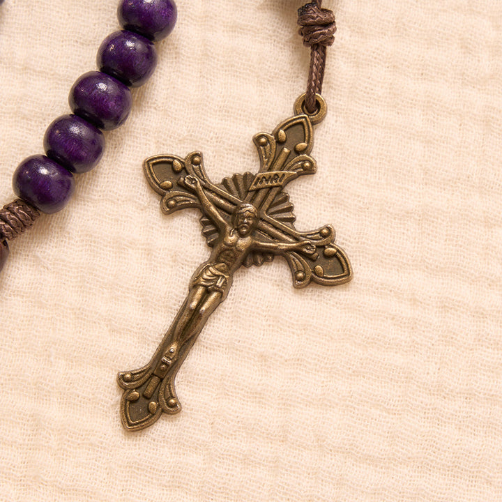 Christianartworkshop Lila Rosenkranz aus Holz mit bronzenem Kruzifix und geprägter Heiliger-Familie-Medaille - image 7