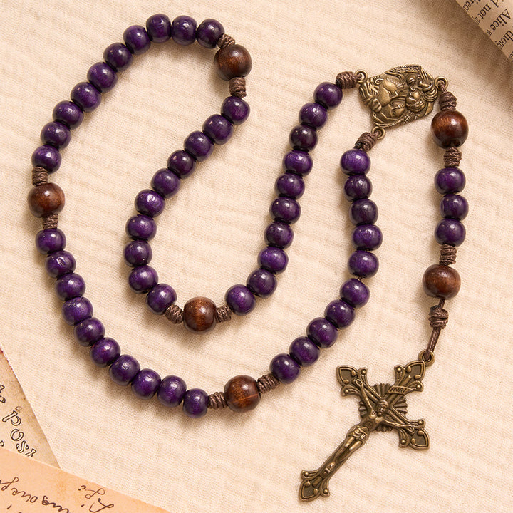 Christianartworkshop Lila Rosenkranz aus Holz mit bronzenem Kruzifix und geprägter Heiliger-Familie-Medaille - Rosenkranz mit violetten Perlen und Heilige Familie - image 0