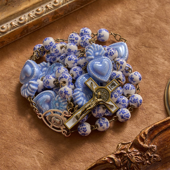 Christianartworkshop Rosenkranz aus Porzellan mit floralem Dekor und emailliertem Kruzifix - image 4
