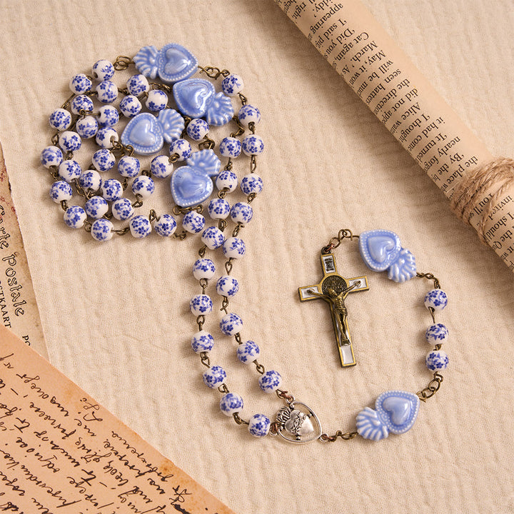 Christianartworkshop Rosenkranz aus Porzellan mit floralem Dekor und emailliertem Kruzifix - image 3