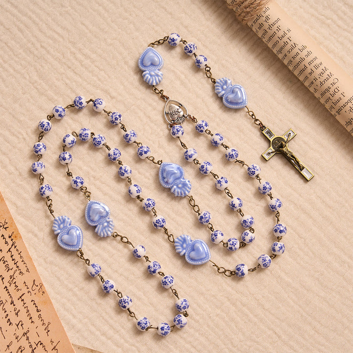 Christianartworkshop Rosenkranz aus Porzellan mit floralem Dekor und emailliertem Kruzifix - image 2