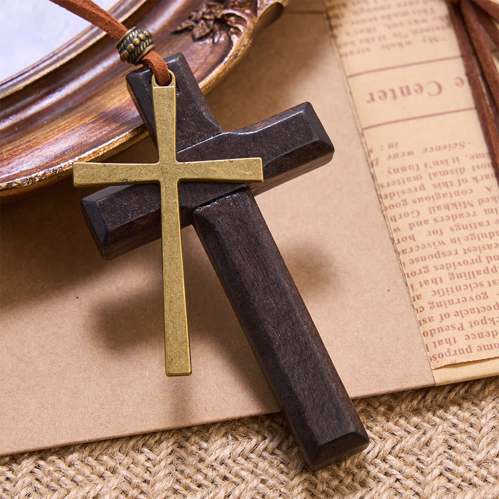 Christianartworkshop Minimalistische Halskette mit eingelegtem Metallkreuz aus massivem Holz und Wildlederkordel: Symbol für unerschütterlichen himmlischen Schutz - Braun - image 0