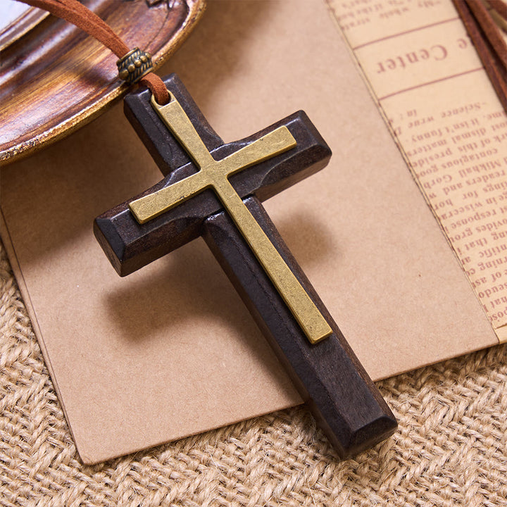 Christianartworkshop Minimalistische Halskette mit eingelegtem Metallkreuz aus massivem Holz und Wildlederkordel: Symbol für unerschütterlichen himmlischen Schutz - image 2