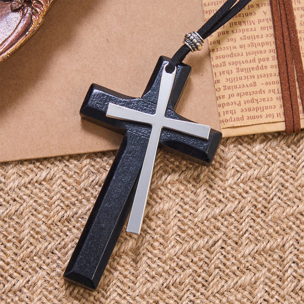 Christianartworkshop Minimalistische Halskette mit eingelegtem Metallkreuz aus massivem Holz und Wildlederkordel: Symbol für unerschütterlichen himmlischen Schutz - image 6