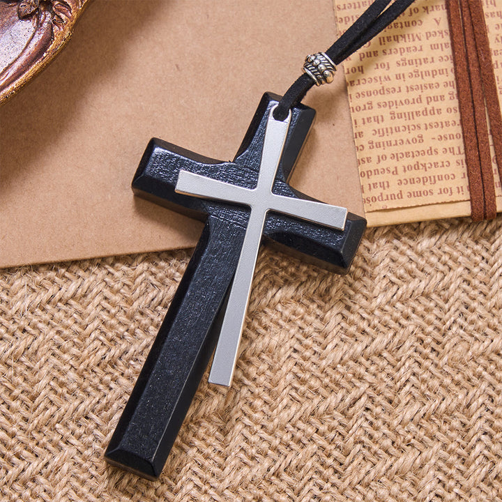 Christianartworkshop Minimalistische Halskette mit eingelegtem Metallkreuz aus massivem Holz und Wildlederkordel: Symbol für unerschütterlichen himmlischen Schutz - image 6