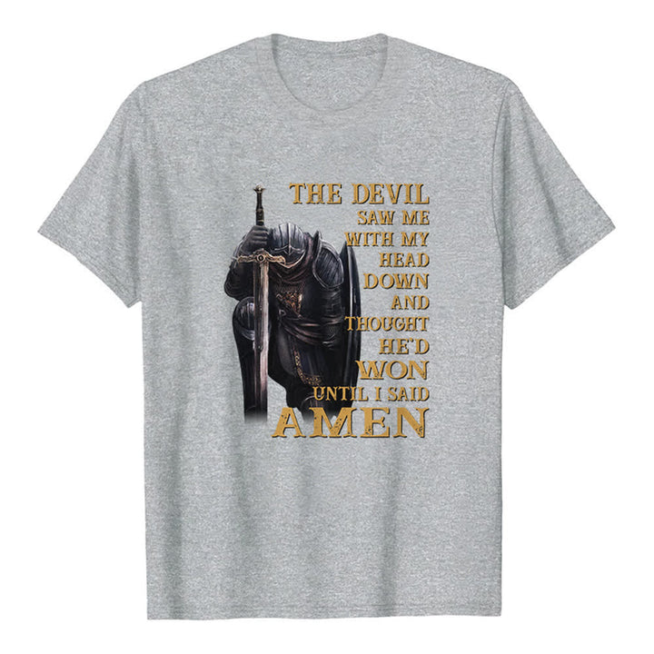 Christianartworkshop Kniender Krieger – Der Teufel dachte, er hätte gewonnen, bis ich Amen sagte – Klassisches T-Shirt mit Aufdruck - Grau - 2XL - image 5