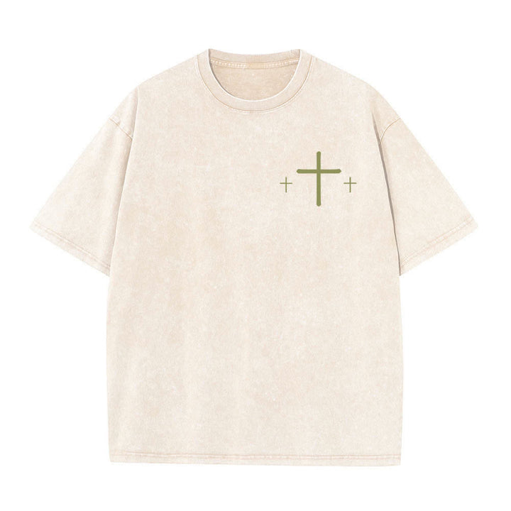Christianartworkshop Doppelseitig bedrucktes, gewaschenes T-Shirt mit Kreuz-Schriftzug „Glaube über Angst“. - image 23