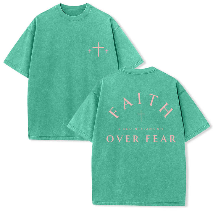 Christianartworkshop Doppelseitig bedrucktes, gewaschenes T-Shirt mit Kreuz-Schriftzug „Glaube über Angst“. - Grün - 5XL - image 15