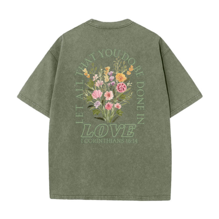 Christianartworkshop Doppelseitiges, gewaschenes T-Shirt mit floralem Kreuz-Buchstabenprint und dem Aufdruck „Alles, was du tust, soll in Liebe geschehen“. - image 16