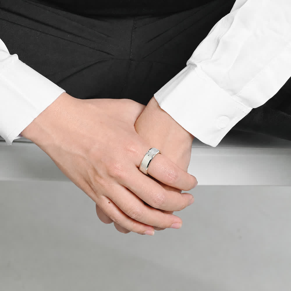 Christianartworkshop Ring aus Edelstahl mit tiefem Kreuz und Vaterunser: Symbol des unerschütterlichen Glaubens an den Himmel - image 3