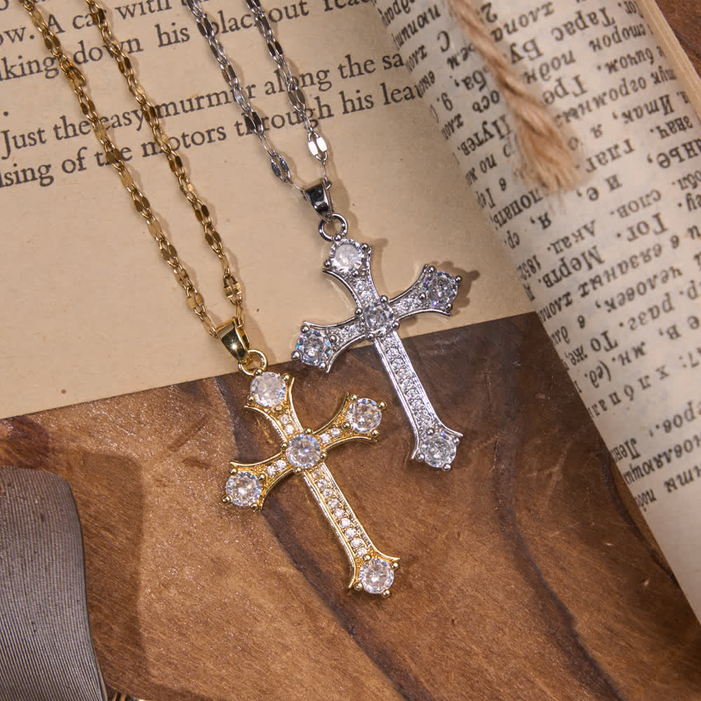 Christianartworkshop Vintage-Halskette mit aufwendig verziertem, vollständig mit Zirkonia besetztem Kreuz und flacher Gliederkette: Symbol strahlender himmlischer Erlösung - image 1