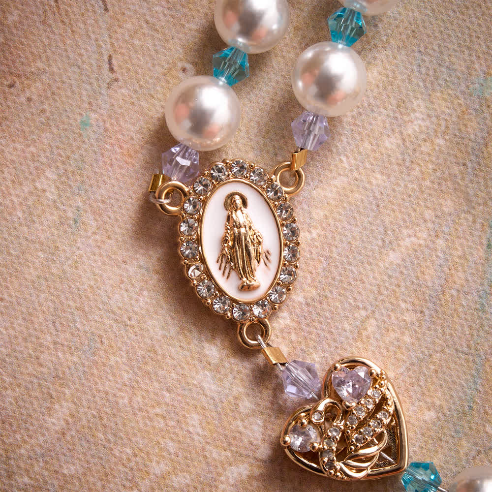 Christianartworkshop Glänzender Rosenkranz aus Imitationsperlen mit Strass-Schwanenherz-Anhängern, Marienmedaille und juwelenbesetztem Kruzifix - image 6