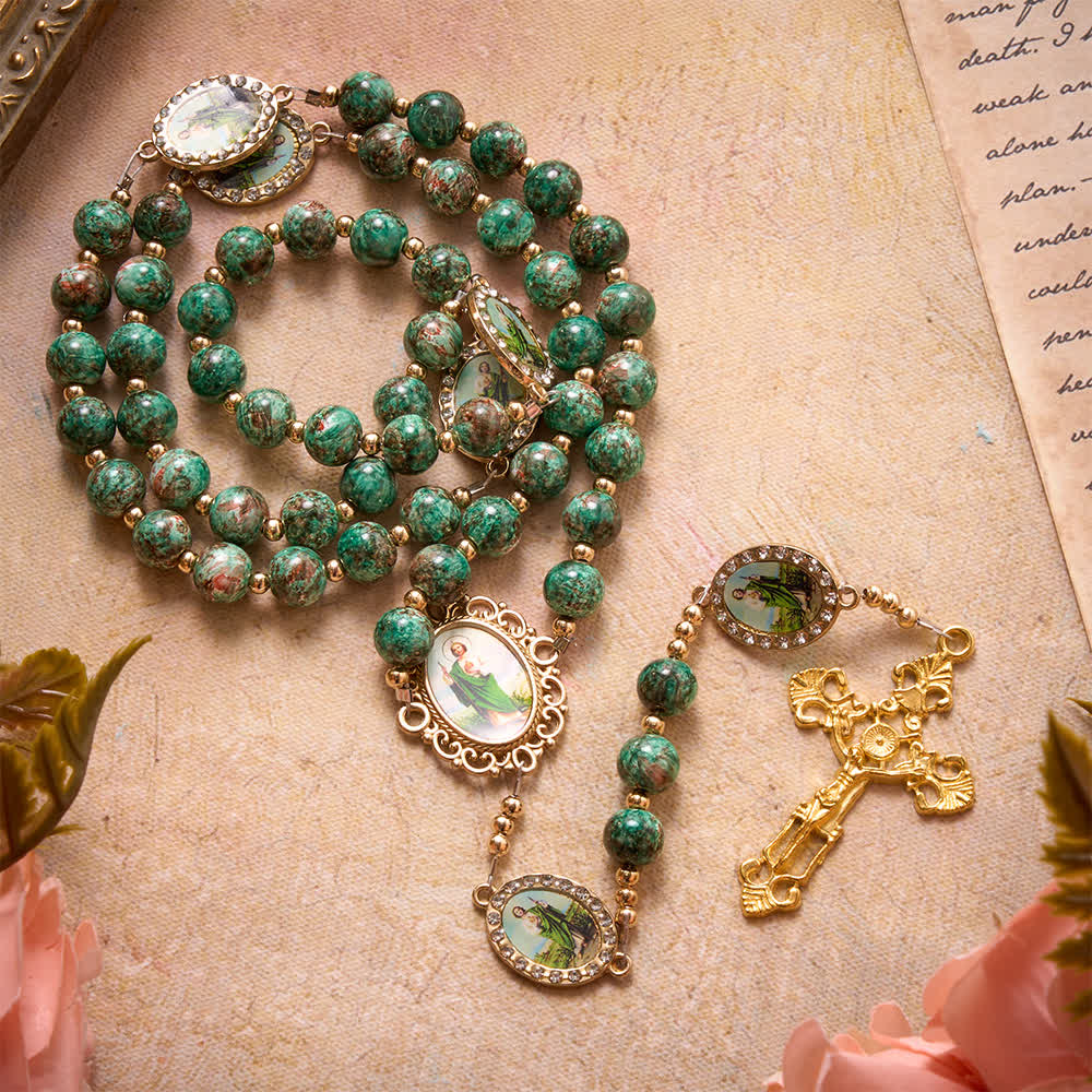 Christianartworkshop Rosenkranz aus naturfarbenem, gesprenkeltem grünem Glas, verziert mit aufgedruckten ovalen Medaillons des Heiligen Judas - image 2