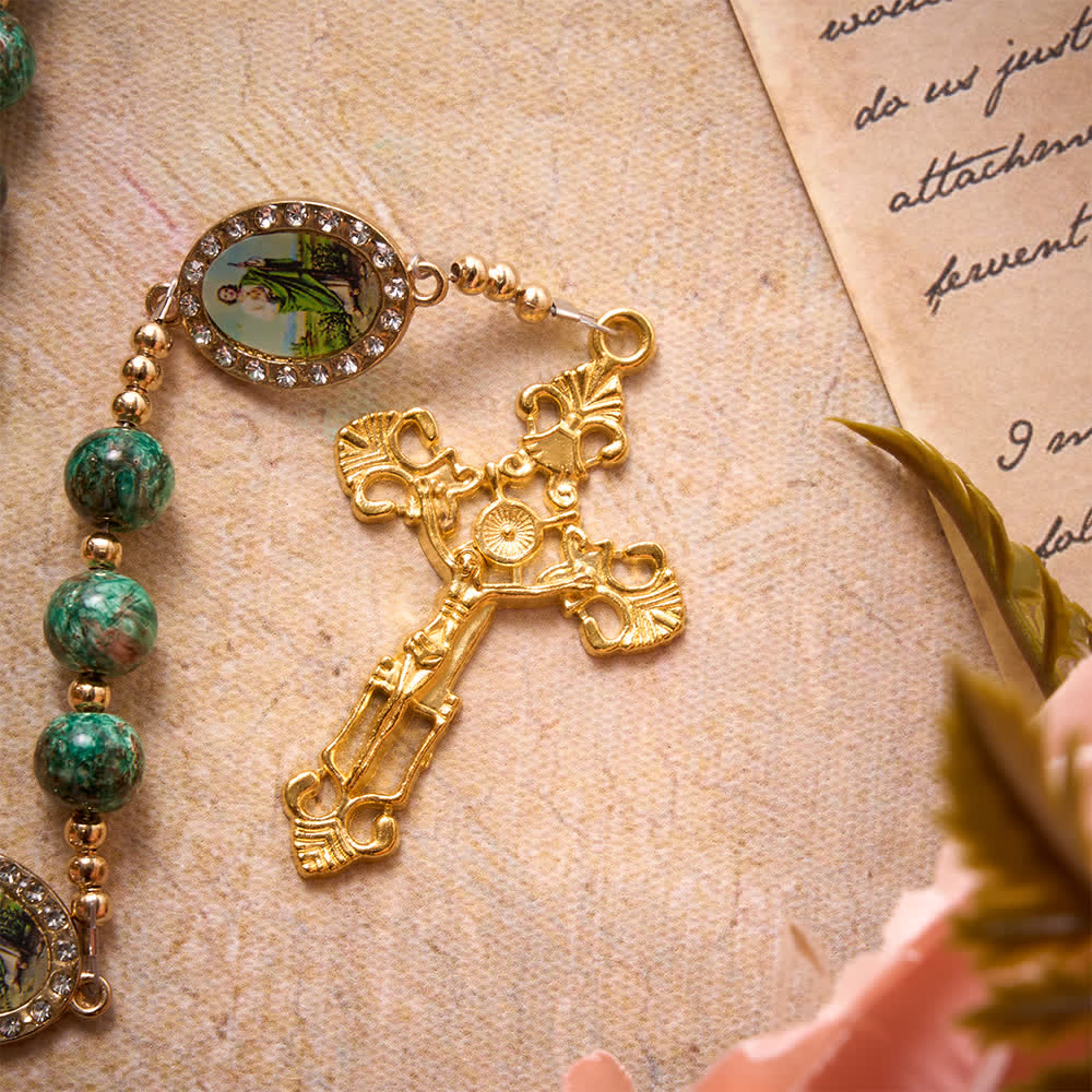 Christianartworkshop Rosenkranz aus naturfarbenem, gesprenkeltem grünem Glas, verziert mit aufgedruckten ovalen Medaillons des Heiligen Judas - image 6