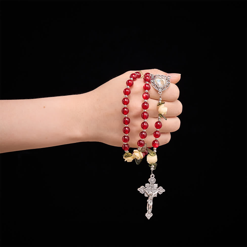Christianartworkshop Rosenkranz der Göttlichen Barmherzigkeit aus rotem Harz mit cremefarbenen Rosenblattanhängern und Vintage-Kruzifix - image 1