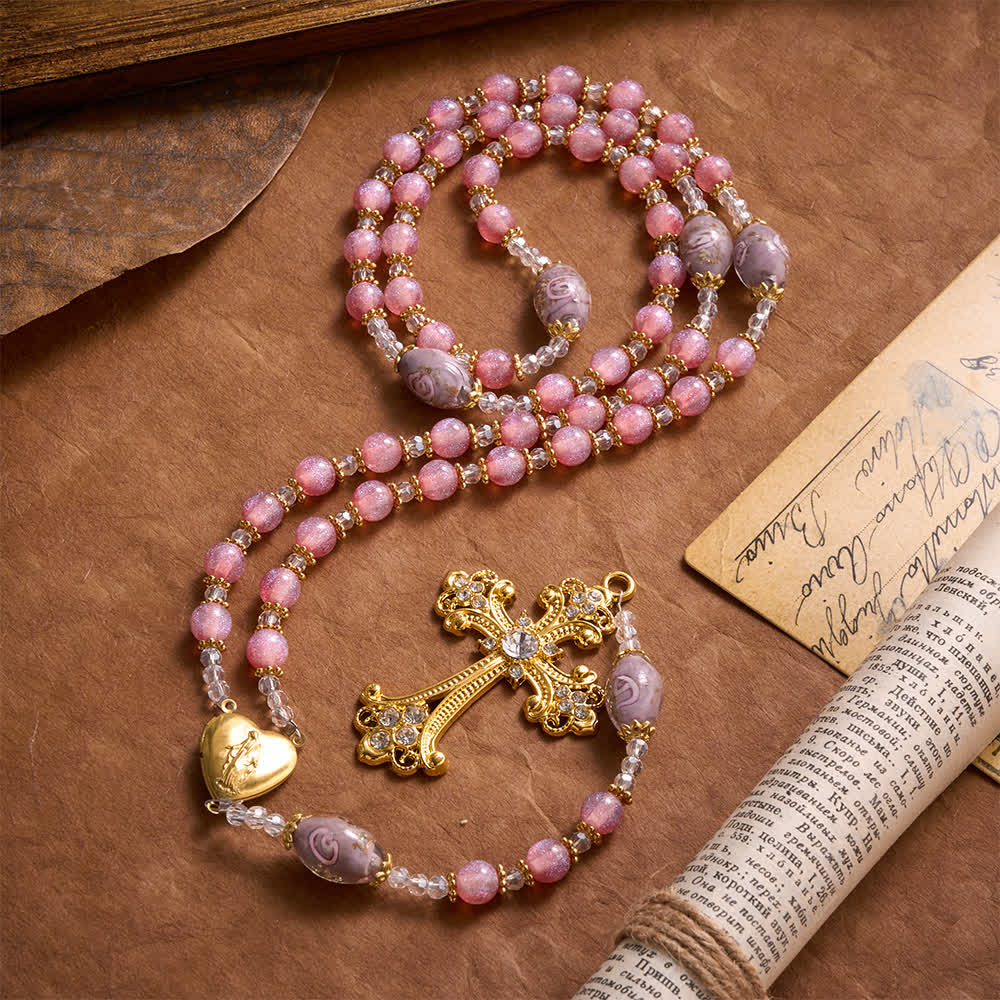 Christianartworkshop Luxuriöser rosa Glitzer-Rosenkranz aus Glasperlen mit floralem Muster, Herzmedaillon mit Mariä-Herzanhänger und goldenem Kreuz: Symbol sanfter himmlischer Reinheit - image 2