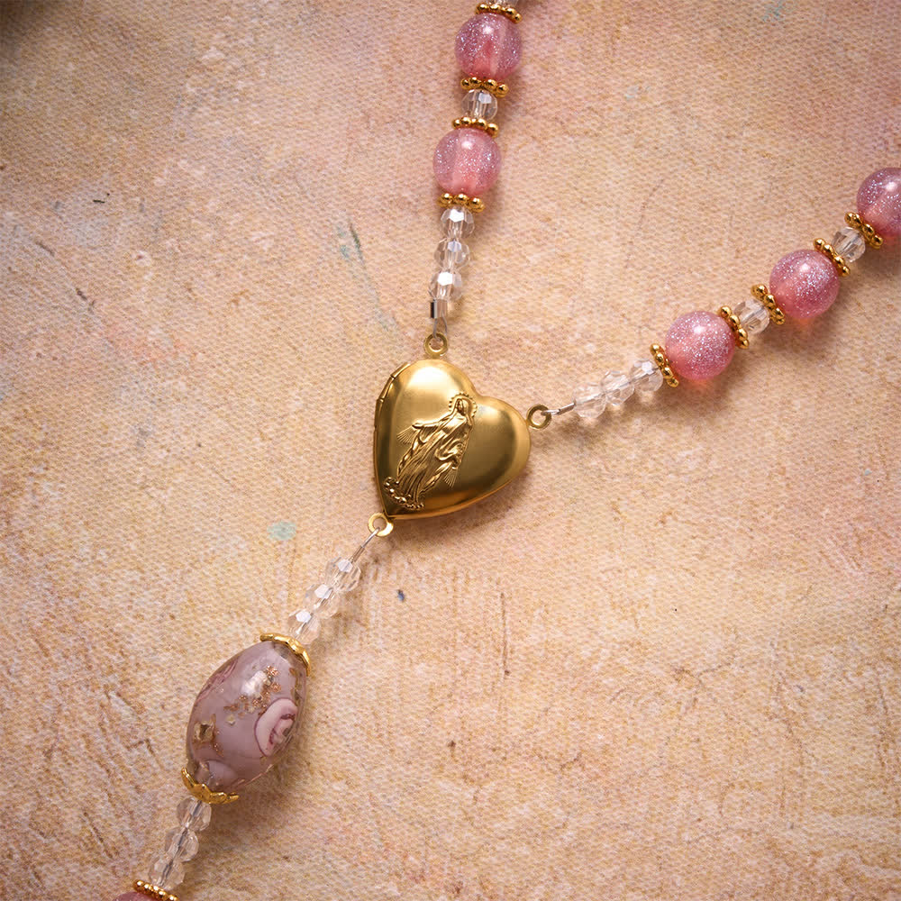 Christianartworkshop Luxuriöser rosa Glitzer-Rosenkranz aus Glasperlen mit floralem Muster, Herzmedaillon mit Mariä-Herzanhänger und goldenem Kreuz: Symbol sanfter himmlischer Reinheit - image 6