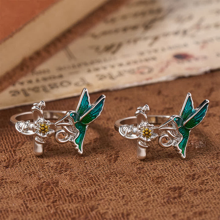 Christianartworkshop Grüner Emaille-Ring mit Kolibri und floralem Kreuz: Symbol der wachsamen himmlischen Hoffnung - image 4