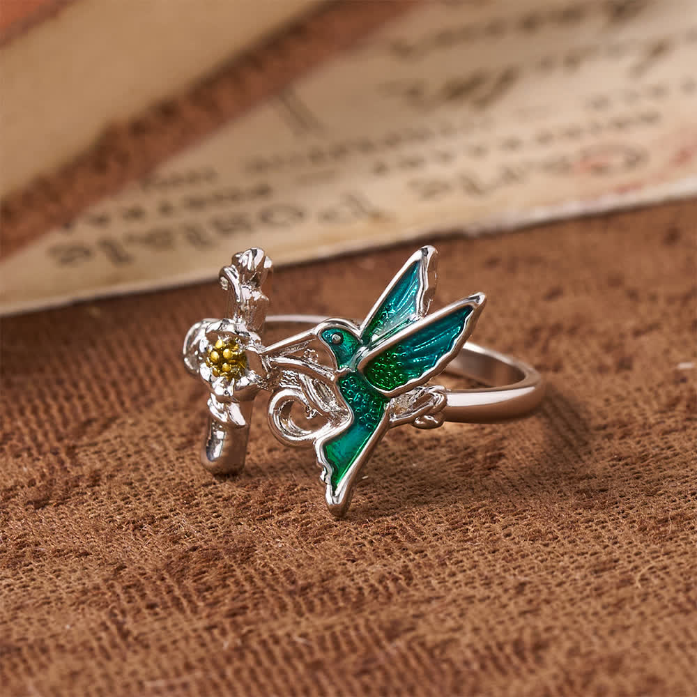 Christianartworkshop Grüner Emaille-Ring mit Kolibri und floralem Kreuz: Symbol der wachsamen himmlischen Hoffnung - image 3