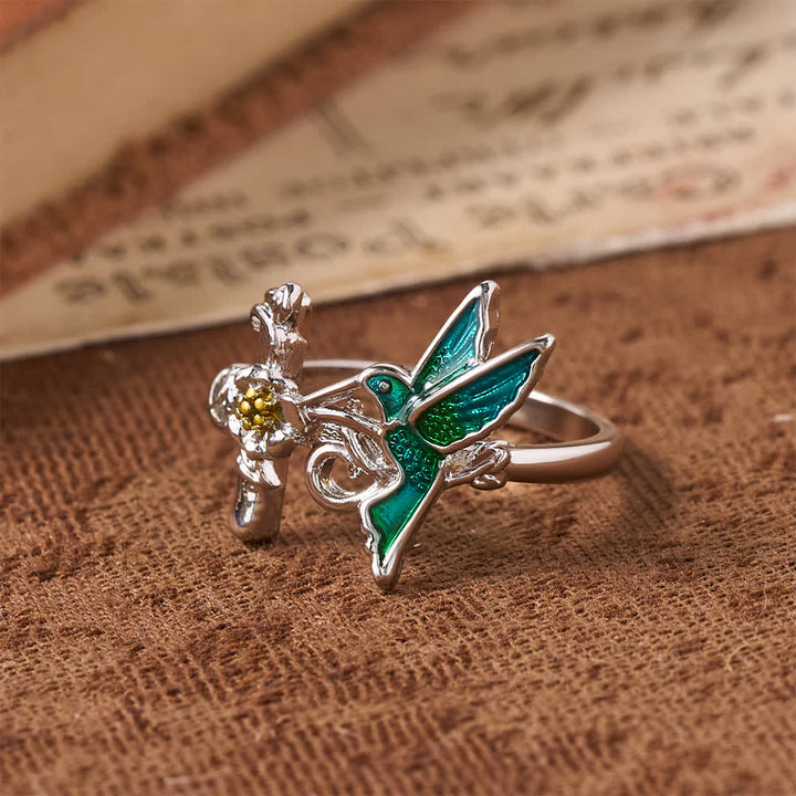 Christianartworkshop Grüner Emaille-Ring mit Kolibri und floralem Kreuz: Symbol der wachsamen himmlischen Hoffnung - image 3