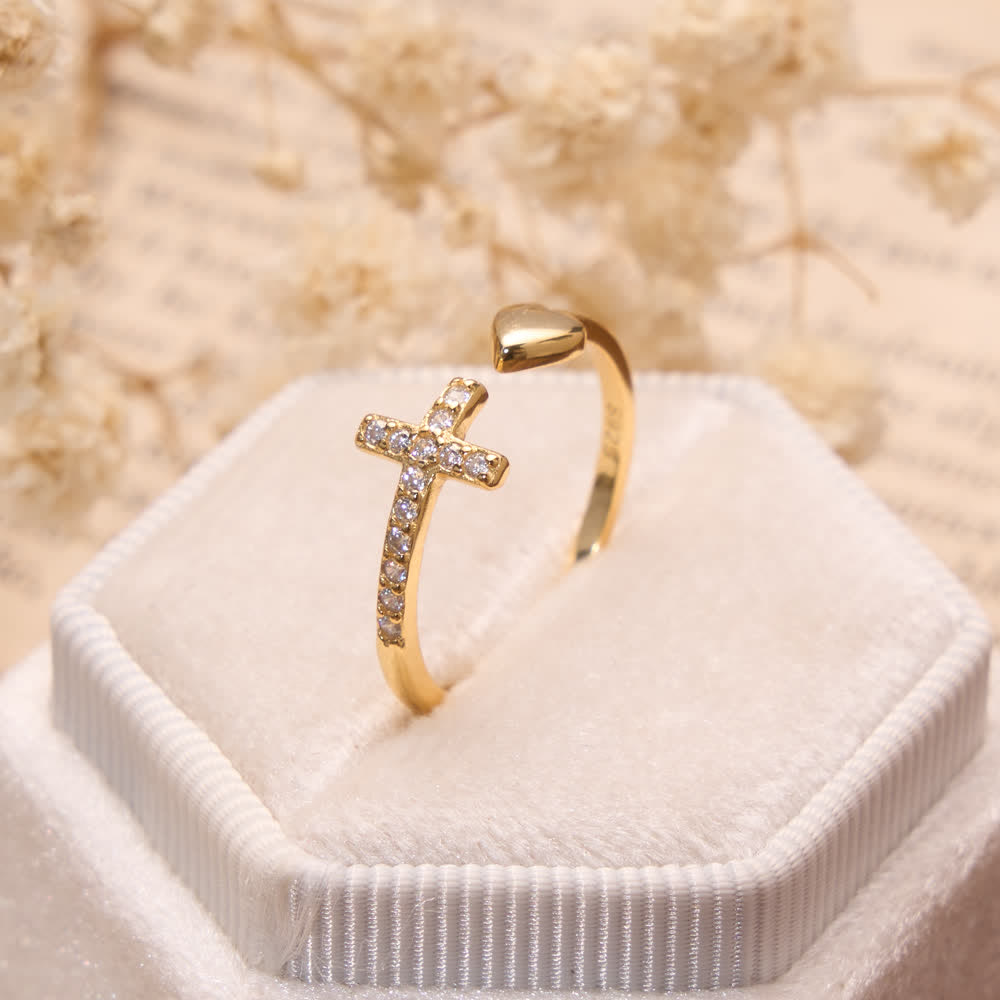 Christianartworkshop Minimalistischer offener Kreuzring mit Zirkonia-Pavé und massiver Herzspitze: Symbol aufrichtiger himmlischer Hingabe - Golden (Geeignet für US-Größen 6-9) - image 2