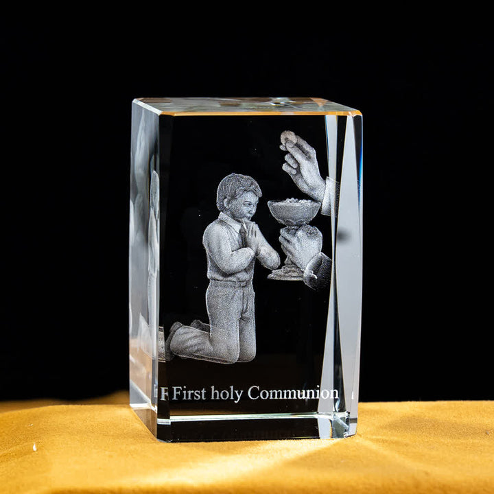 Christianartworkshop Mehrfarbig gravierte heilige Kristallfigur für Schreibtischdekoration und Andachtsdekoration - Erstkommunion eines Jungen - 5x5x8cm - image 6