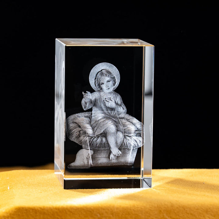 Christianartworkshop Mehrfarbig gravierte heilige Kristallfigur für Schreibtischdekoration und Andachtsdekoration - Das Jesuskind in der Krippe - 5x5x8cm - image 14