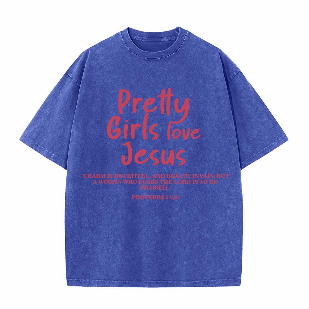 Christianartworkshop Hübsche Mädchen lieben Jesus – Sprüche 31,30 – Zweifarbiger Schriftzug auf der Vorderseite – Gewaschenes T-Shirt - Blau - 5XL - image 1