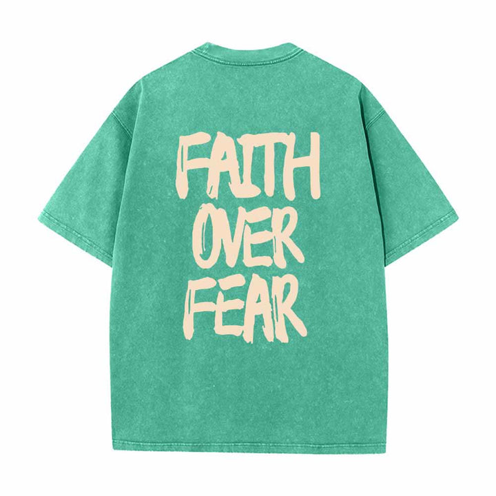 Christianartworkshop Glaube statt Angst – T-Shirt mit Pinselstrich-Schriftart, Mini-Print auf der Vorderseite, großer Text auf der Rückseite, beidseitig bedruckt, vorgewaschen - image 22