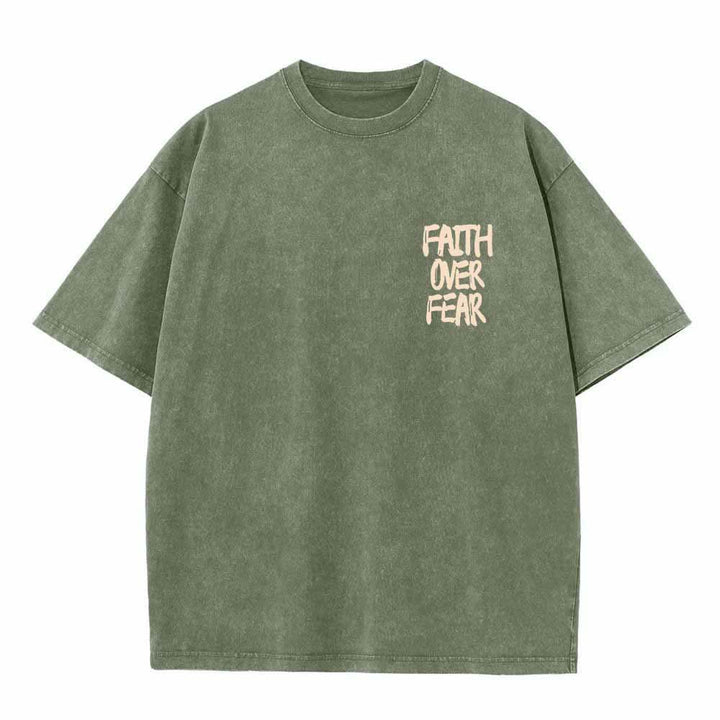 Christianartworkshop Glaube statt Angst – T-Shirt mit Pinselstrich-Schriftart, Mini-Print auf der Vorderseite, großer Text auf der Rückseite, beidseitig bedruckt, vorgewaschen - image 11