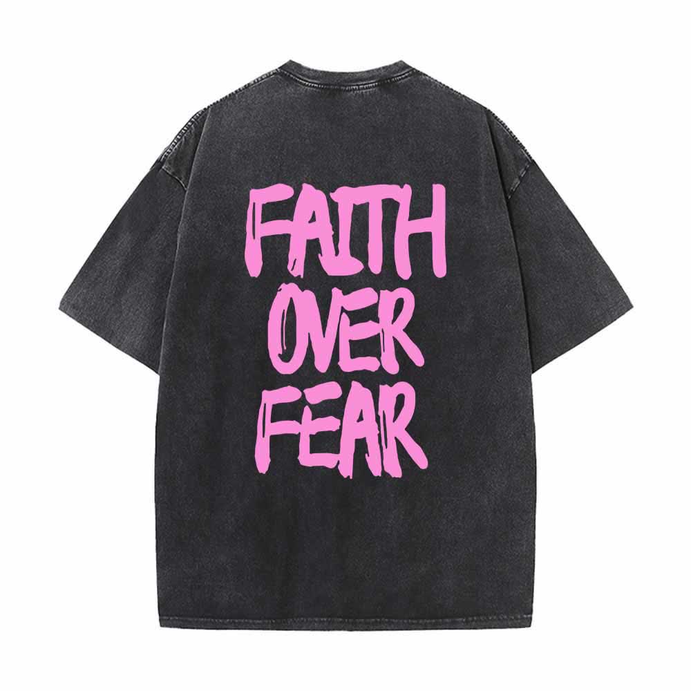 Christianartworkshop Glaube statt Angst – T-Shirt mit Pinselstrich-Schriftart, Mini-Print auf der Vorderseite, großer Text auf der Rückseite, beidseitig bedruckt, vorgewaschen - image 25