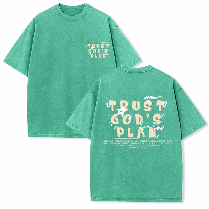 Christianartworkshop Vertraue auf Gottes Plan – Graffiti-Schriftart, Mini-Druck auf der Vorderseite, großer Text auf der Rückseite, Römer 8,28, doppelseitig bedrucktes, gewaschenes T-Shirt - Grün - 5XL - image 0