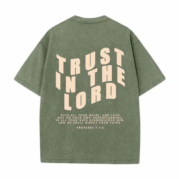Christianartworkshop Vertraue auf den Herrn! Gerade Vorderseite, gewölbte Rückseite. Sprüche 3,5-6. Beidseitig gewaschenes T-Shirt. - image 19