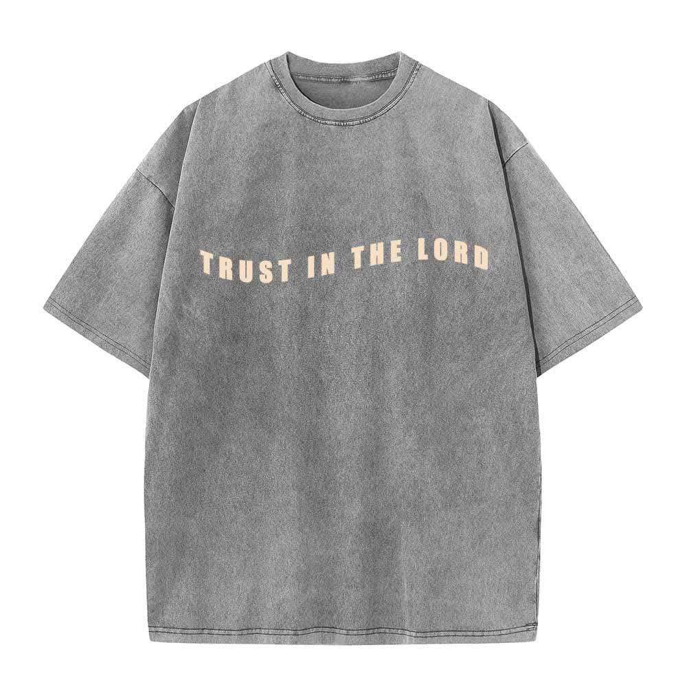 Christianartworkshop Vertraue auf den Herrn! Gerade Vorderseite, gewölbte Rückseite. Sprüche 3,5-6. Beidseitig gewaschenes T-Shirt. - image 2