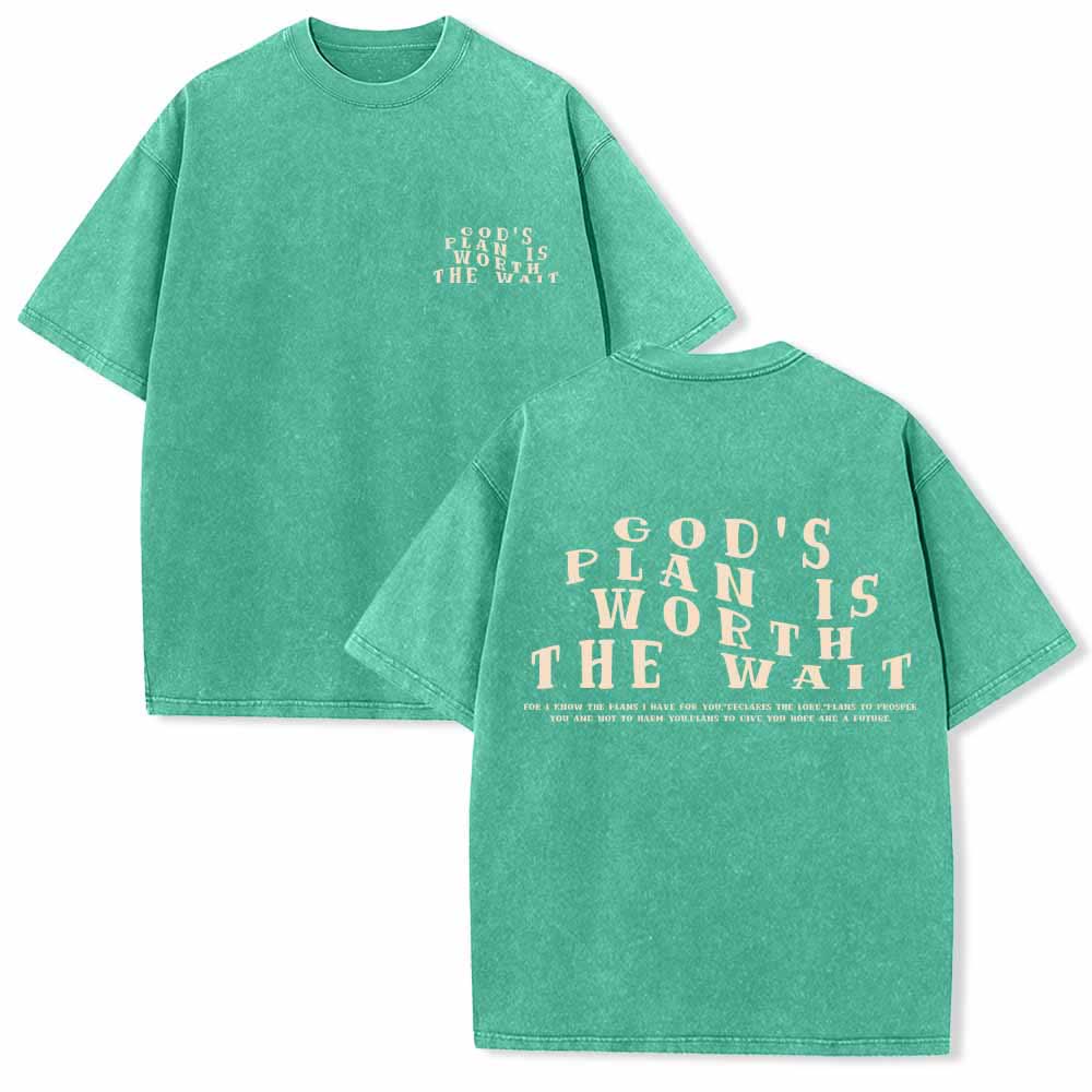 Christianartworkshop Gottes Plan ist das Warten wert – Vorderseite: Mini-Stapeltext; Rückseite: Bogen, große Schriftart; beidseitig gewaschenes T-Shirt - Grün - 5XL - image 6